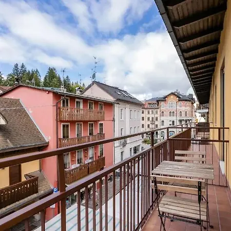 شقة Woodenkey Moderno Bicamere In Centro أسياجو